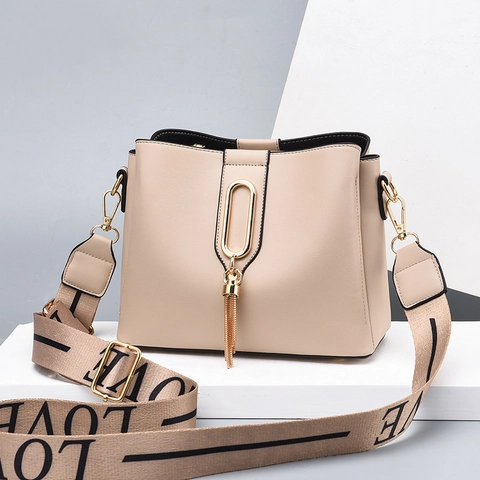 Fashion Women Bucket Bag PU Leather Wide Letter Print Strap Tassel Metal Ring Crossbody Shoulder Bag Casual Versatile