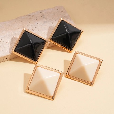 Pendientes De Botón Cuadrados Con Pirámide De Resina Y Poste De Plata Vintage Geométricos Chapados En Oro Para Mujeres