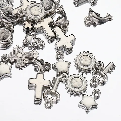Ciondoli In Plastica CCB Argento Accessori Per Creazione Di Gioielli DIY Forme Croce Stella Rosa Chiave Orso Stili Misti