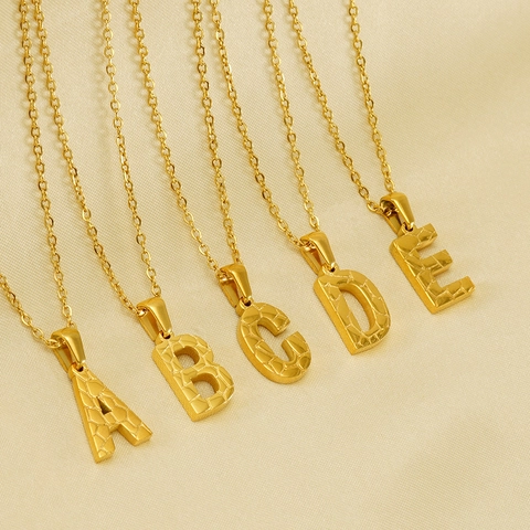 Initial Buchstaben Anhänger Halskette 18K Vergoldet 304 Edelstahl Geprägte Struktur Schlüsselbein Kette Für Frauen
