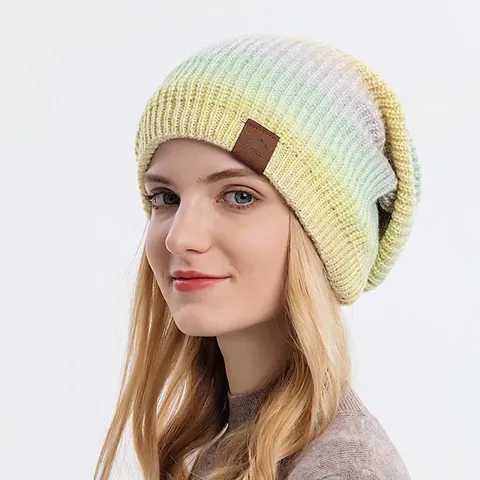 Bonnet en Tricot Dégradé pour Femmes Hommes Hiver Chaud Doux Acrylique Crochet Bonnet de Crâne Mode Extérieur Coupe-Vent Couvre-Chef