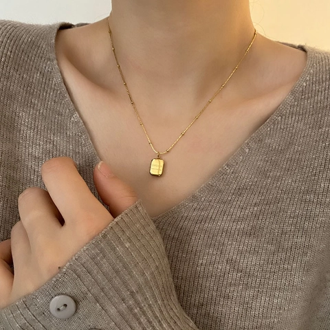 Collar de Colgante de Letra de Bloque Cuadrado de Oro Vintage Acero de Titanio Minimalista Geométrico Cadena de Clavícula Joyería Mujer