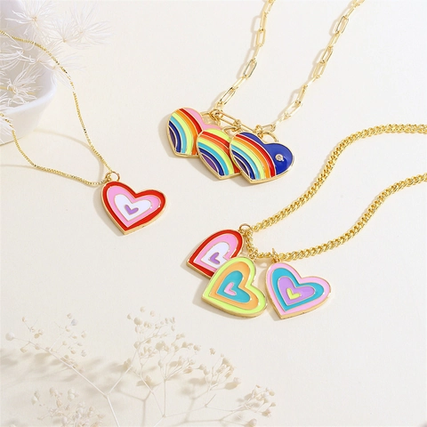 Colgante Corazón Esmalte Colorido Cobre Chapado En Oro Con Circón Accesorios Creación Joyas DIY Estilo Dulce Para Mujer
