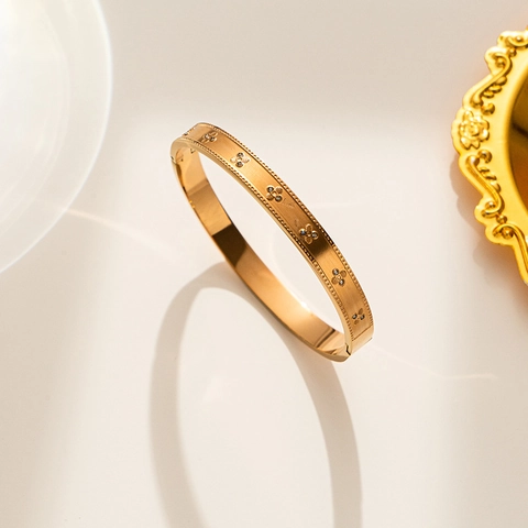 Mode Edelstahl Kleeblatt Armreif Für Damen Luxus Strass Eingelegt Gold Roségold Silber Milgrain Rand Manschette Armreif Party Schmuck
