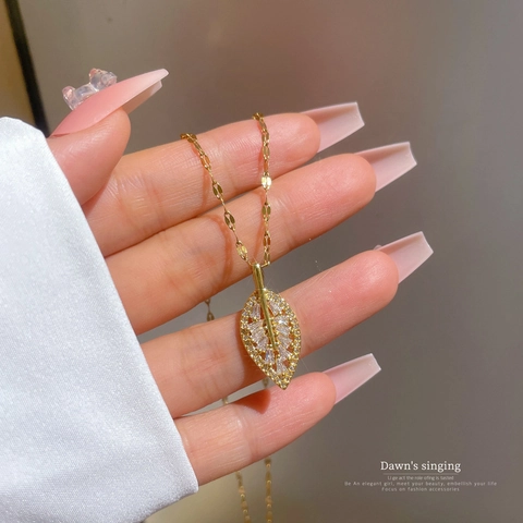 Gold Leaf Pendant Necklace Titanium Steel Chain Copper Zircon Inlay Elegant Clavicle Chain Jewelry For Women