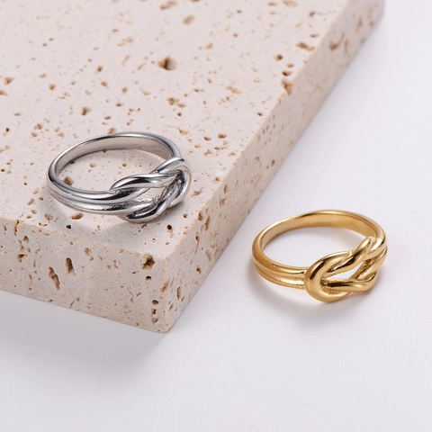 Anillo De Nudo Minimalista Acero Inoxidable 304 Chapado En Oro 18K Diseño Nudo De La Suerte Joyería Pulida Para Mujeres Hombres