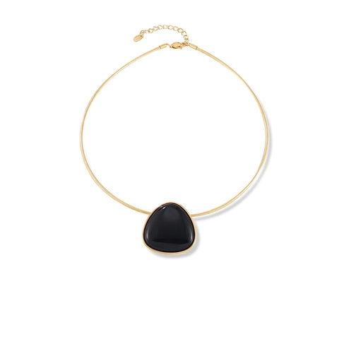 Vintage British Style Black Agate Pendant Necklace Geometric Triangle Design Titanium Steel Snake Bone Chain Jewelry Women