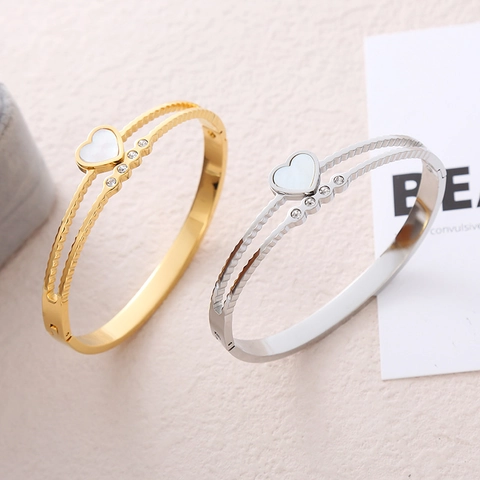 Brazalete De Acero Inoxidable Con Nácar Corazón Incrustación De Circón Chapado En Oro Puño Abierto Joyería Moda Mujer