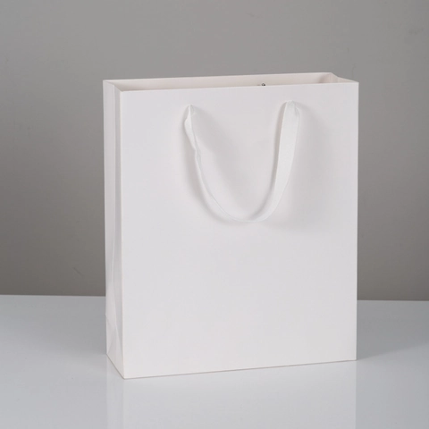 White Paper Gift Bags With Ribbon Handles Minimalist Cardboard Shopping Handbags For Wedding Apparel Cosmetic Packaging