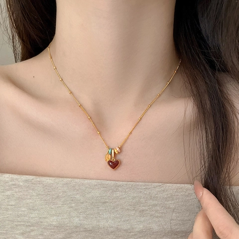 18K Vergoldete Kupfer Herz Anhänger Halskette Mit Perlmutt Emaille Bunten Künstliche Perlen Elegante Schlüsselbeinkette Damen