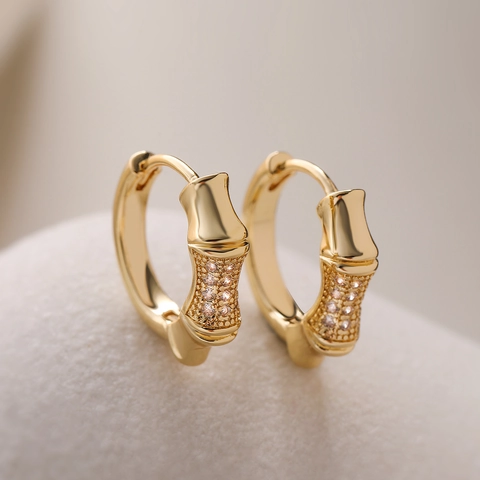 Orecchini a Cerchio in Rame Placcato Oro 18K a Nodo di Bambù Semplice Zirconia Intarsiata Gioielli di Moda per Donna
