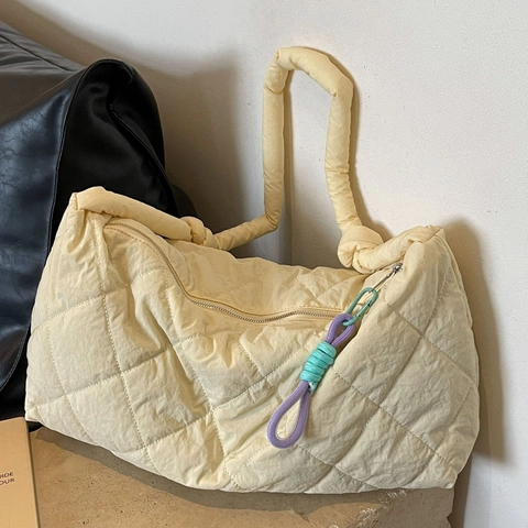 Large Capacity Quilted Crossbody Bag For Women Lightweight Padded Hobo Bag With Knot Strap And Colorful Charm Casual Minimalist