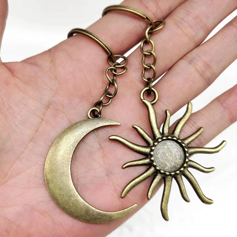 Vintage Zinklegierung Sonne Mond Anhänger Schlüsselanhänger Antik Silber Bronze Celestial Schlüsselring Tasche Charme Schmuck Geschenk