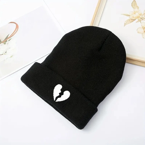 Berretto In Maglia Con Ricamo Cuore Infranto Acrilico Streetwear Inverno Unisex Moda Casual