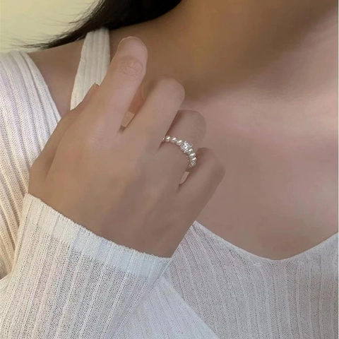 French Vintage Artificial Pearl Rhinestone Beaded Elastic Ring For Women Elegant Simple High-End Aesthetic Hand Jewelry Wedding Party Accessory