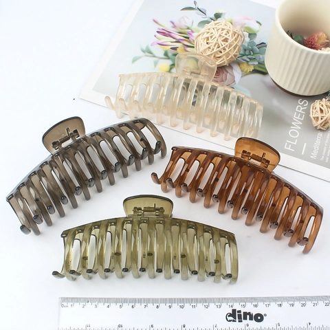 Large Hair Claw Clip Matte Solid Color Non Slip Strong Hold Hair Accessories For Women Elegant Retro Shark Clip