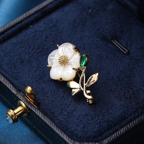 Eleganter Muschel Blume Brosche Vergoldet Kupfer Mit Grünem Zirkon Für Damen Vintage Floral Mode Schmuck Zubehör Geschenk
