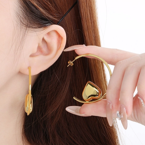 Stainless Steel Hoop Earrings With Hollow Star Heart Charm 18K Gold Plated C Shaped High Polish Elegant Women Jewelry