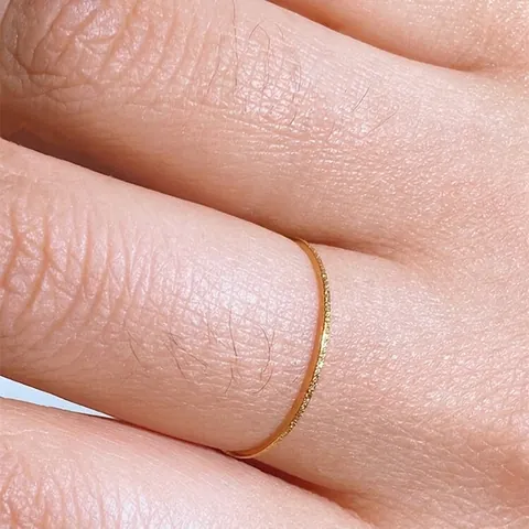 Anillo Esmerilado Ultra Delgado De Acero De Titanio Acabado Mate Banda Apilable Simple Joyería De Moda Minimalista Para Mujeres