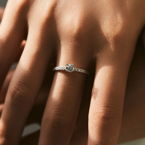 Luxury S925 Sterling Silver Moissanite Ring For Women D Color VVS1 Round Cut Engagement Ring Rhinestone Band Jewelry Gift