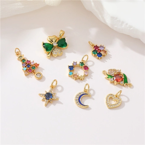 Ciondoli Per DIY Gioielli Rame Placcato Oro 14K Zircone Micro Intarsiato Cuore Stella Albero Di Natale Fiore Accessori