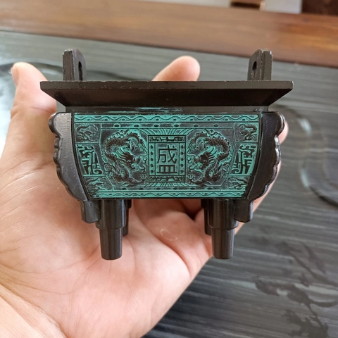 Mini Porta Incenso In Bronzo Antico Treppiede Cinese Ding Rilievo Di Drago Lega Di Zinco Decorazione Da Scrivania