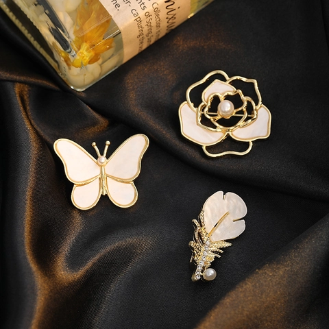 Korean Style Camellia Feather Butterfly Brooch Set Zinc Alloy Rhinestone Faux Pearl Pins For Women Elegant Apparel Accessories