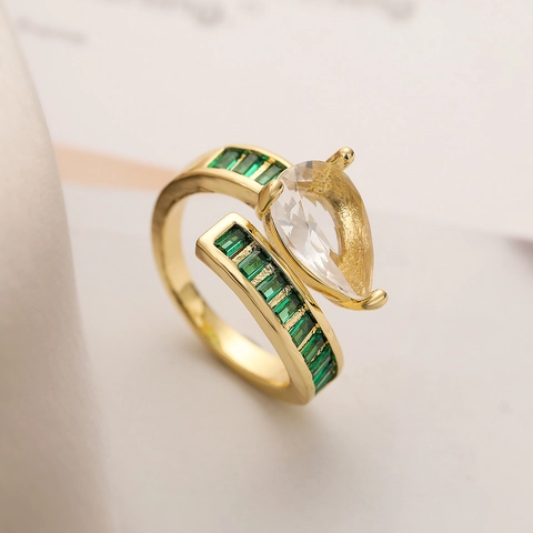 Anillo Abierto Bypass De Zirconia Cúbica Talla Pera Para Mujer Cobre Chapado En Oro De 18K Geométrico Irregular Piedras Laterales Baguette Ajustable