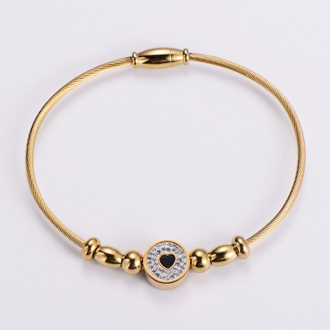 Stainless Steel Wire Rope Bangle For Women With Heart Rhinestone Pendant Magnetic Clasp Classic Fashion Jewelry