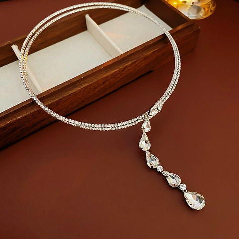 Layered Copper Choker Necklace With Water Drop Zircon Pendant Glistening Elegant Jewelry For Women Luxury Style