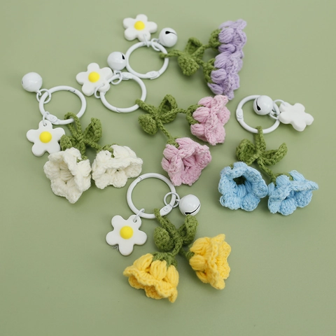 Llavero De Lirio De Los Valles Hecho A Mano De Punto De Hilo Colgante Floral Con Campana Accesorio Dulce