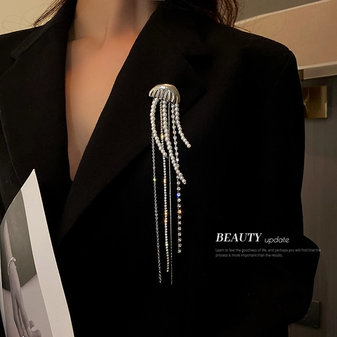 Jellyfish Brooch Pin For Women Alloy Rhinestone Imitation Artificial Pearl Long Tassel Korean Fashion Suit Lapel Accessories