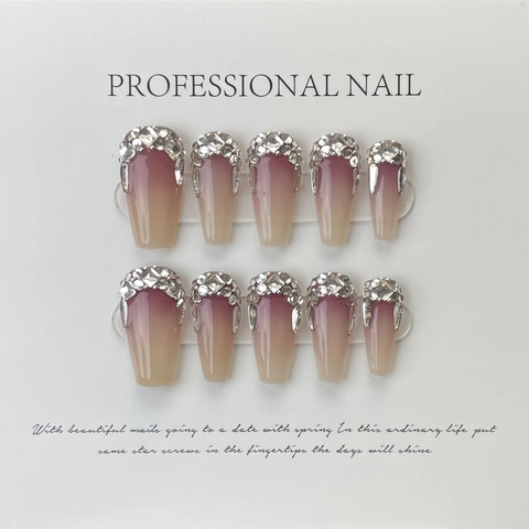 Uñas Postizas Hechas A Mano Forma Ataúd Larga Degradado Rojo Baya Nude Con Diamantes De Imitación Brillantes Reutilizables Lujo