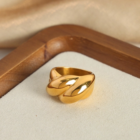 French Vintage Twisted Croissant Ring Stainless Steel 18K Gold Plated Ribbed Chunky Dome Band For Women Non-Tarnish
