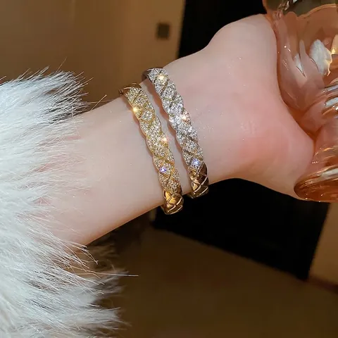 Gewatteerde Raster Bangle Koperen Sieraden Met Zirkoon Pave Voor Vrouwen Eenvoudig Mode Elegant Accessoire Luxe Stijl