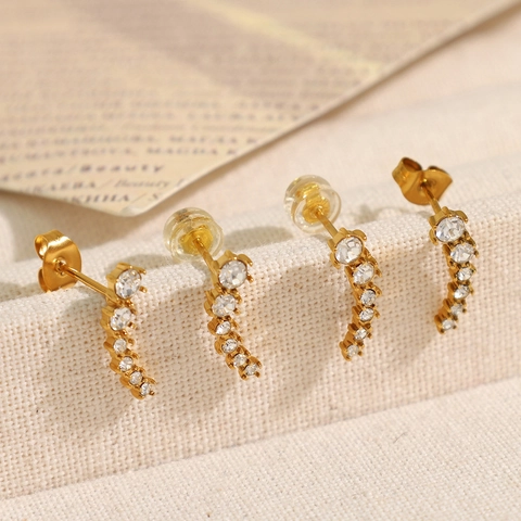 Orecchini a Bottone Minimalisti in Acciaio Inossidabile a Barra Curva da Donna Placcati in Oro con Zirconia Bianca