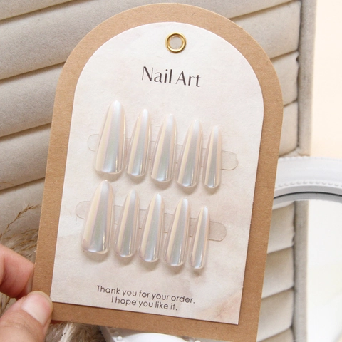 Unghie Finte Press On Fatte A Mano Bianco Perla Artificial Iridescente Specchio Occhio Di Gatto Lungo Stiletto Plastica ABS Rimovibile Donne