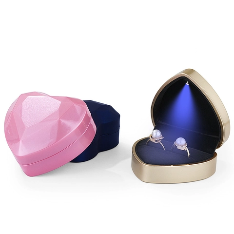 Scatola per Anelli LED a Forma di Cuore per Proposta Matrimonio Custodia per Gioielli Con Luce Design Geometrico Sfaccettato