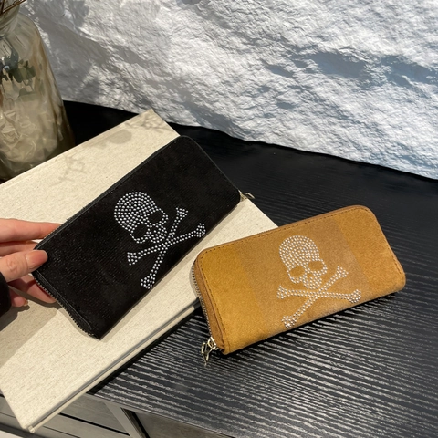 Damen Geldbörse Lang Wildlederimitat Totenkopf Strass Reißverschluss Clutch Kartenhalter Street Punk Gothic