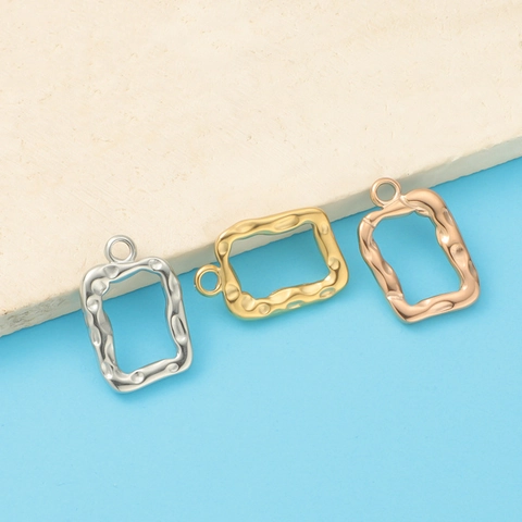 Unregelmäßige Hohle Rechteckige Rahmen-Anhänger Mit Hammerschlag-Textur Aus 304 Edelstahl Für DIY-Schmuck