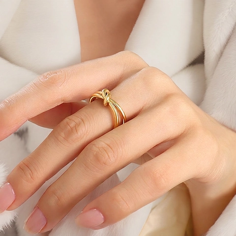 Anello a Nodo in Acciaio Inossidabile per Donna Placcato in Oro 14K Minimalista Geometrico a Corda Annodata Gioielli Regalo