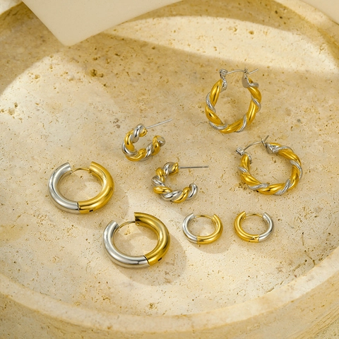 Boucles d'Oreilles Créoles Minimalistes en Acier Inoxydable en Forme de C Plaquées Or 18K Bicolores Or Argent pour Femmes