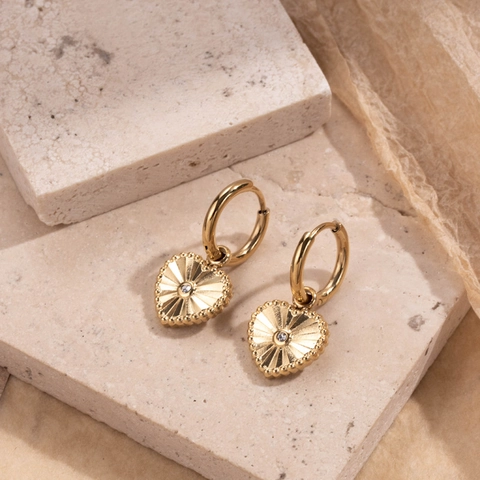 Roestvrijstalen Oorbellen Met Hartvormige Hanger Zonnestraal Textuur Zirconia Vintage Luxe Voor Dames