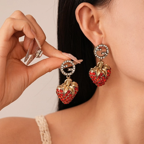 Vintage Strawberry Drop Earrings Red Rhinestone Alloy Fruit Dangle Jewelry With Silver Earring Post For Women