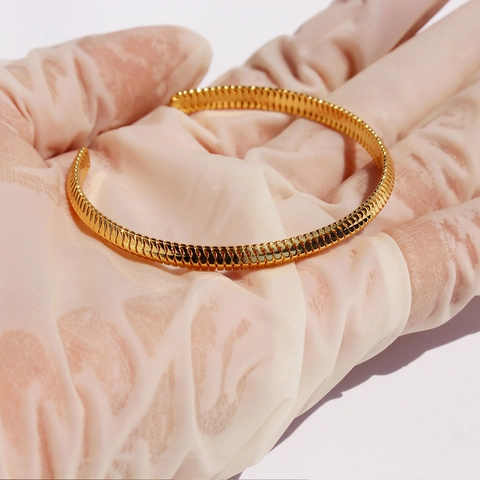 Brass Gold Plated Schmuck Offene Verstellbare Schlangenknochen Textur Armreif Und Ring Nischendesign Minimalistisch Trendy Damen
