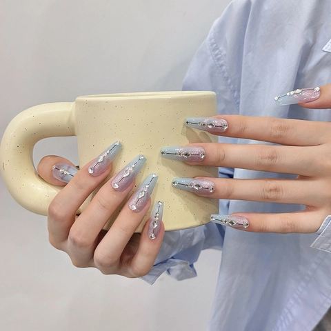Handgefertigte Aufdrücknägel Lange Sargform Katzenauge Farbverlauf Blau Lila Strass Glitzer Elegante Künstliche Nägel Frauen