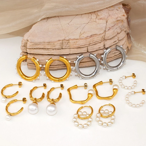 Orecchini a Cerchio Personalizzati in Acciaio Inossidabile con Perle Artificiali per Donna Minimalisti Placcati Oro 18K Gioielli