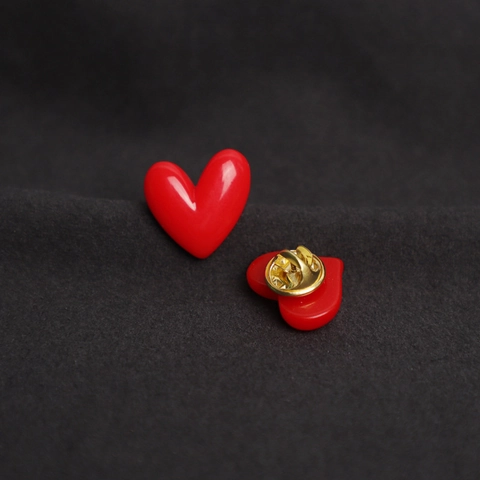Cute Heart Brooch Resin Colorful Heart Shape Pin For Backpack Clothes Japanese Style Fashion Decorative Badge Accessory For Women Girls