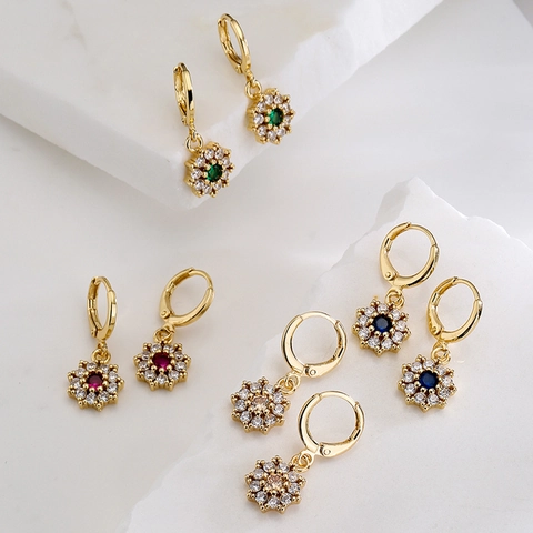 Blumen Anhänger Huggie Creolen 18K Vergoldetes Kupfer Bunter Zirkon Funkelnder Schmuck Für Frauen
