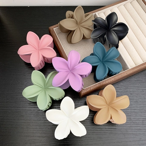 Matte Flower Hair Claw Clip Elegant Plumeria Shaped Resin Hairpin Solid Color Nonslip Headwear For Women Girls